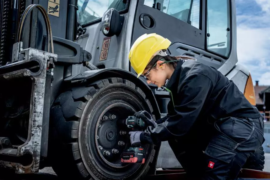 Visseuse à Chocs METABO SSW 18 LTX 800 BL - 2 Batteries 5.5 Ah + Chargeur - 602403660 4 Visseuse à Chocs METABO SSW 18 LTX 800 BL - 2 Batteries 5.5 Ah + Chargeur - 602403660 - Image 2